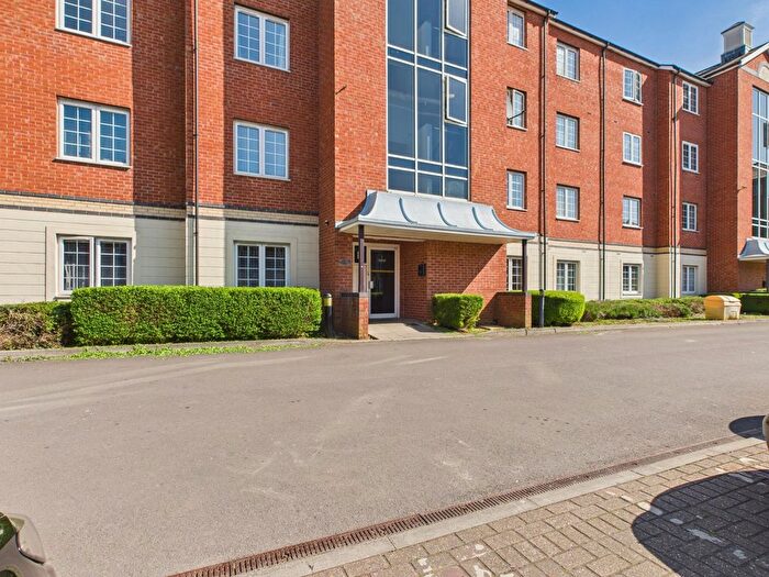 2 Bedroom Flat To Rent In Lime Court, Great Western Road, Gloucester, Gloucestershire, GL1