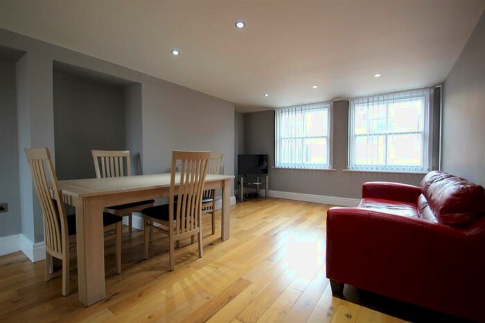 2 Bedroom Apartment To Rent In Baker Street, Hull, HU2