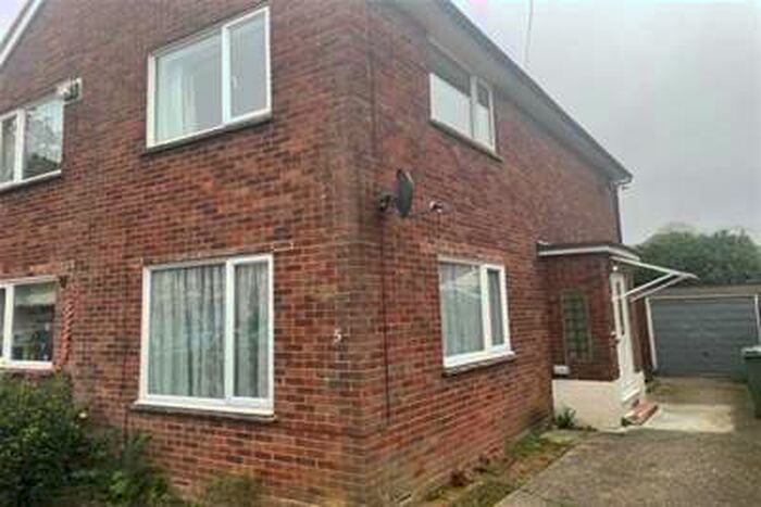 2 Bedroom Maisonette Flat To Rent In Town Centre, RG21