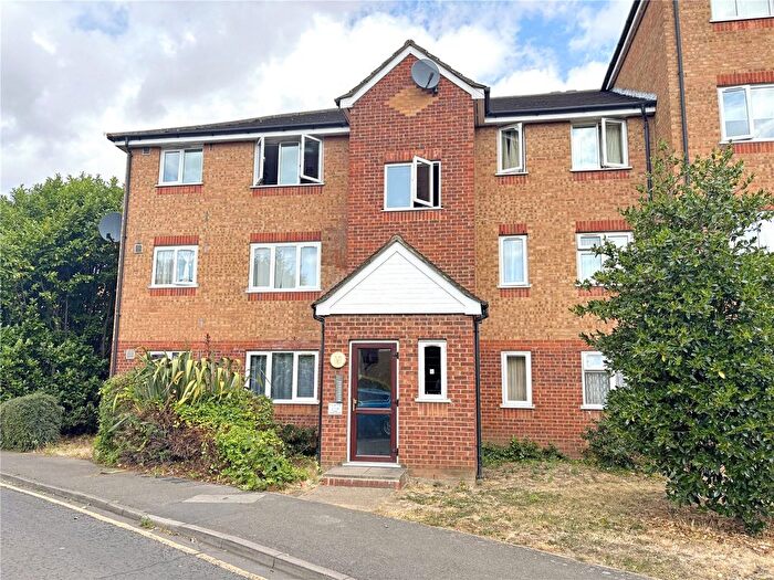 Studio To Rent In Fenman Gardens, Goodmayes, IG3