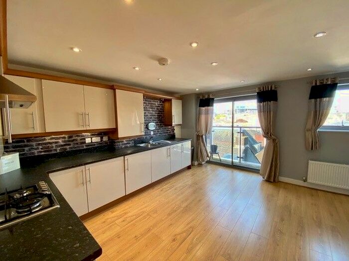 3 Bedroom Flat To Rent In Friars Lane, Plymouth PL1