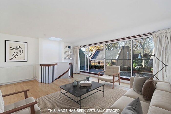 2 Bedroom Mews To Rent In Hippodrome Mews, London, W11