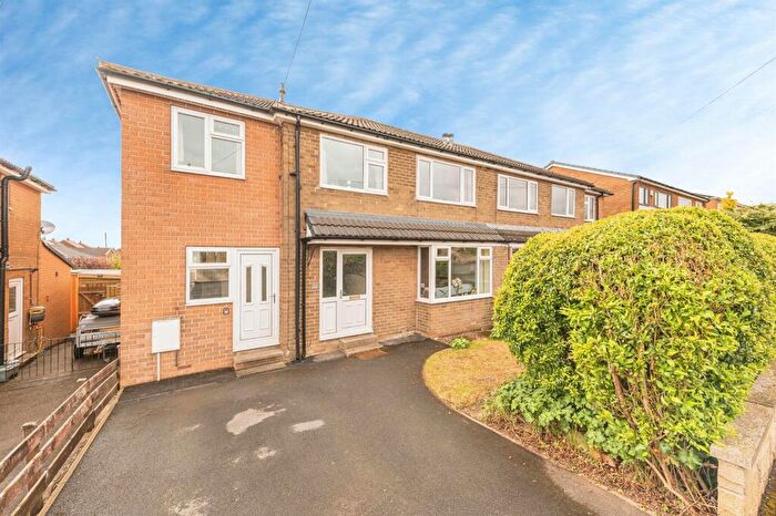 5 Bedroom Semi-Detached House For Sale In Bedale Drive, Skelmanthorpe, Huddersfield, HD8