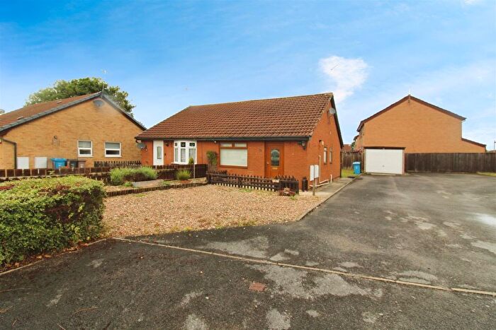 2 Bedroom Semi-Detached Bungalow For Sale In Howdale Road, Hull, HU8