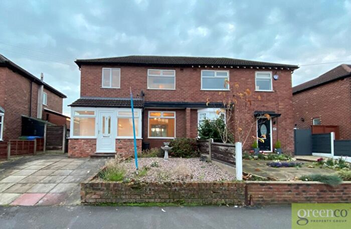 3 Bedroom Semi-Detached House To Rent In The Quadrant, Stockport, SK1