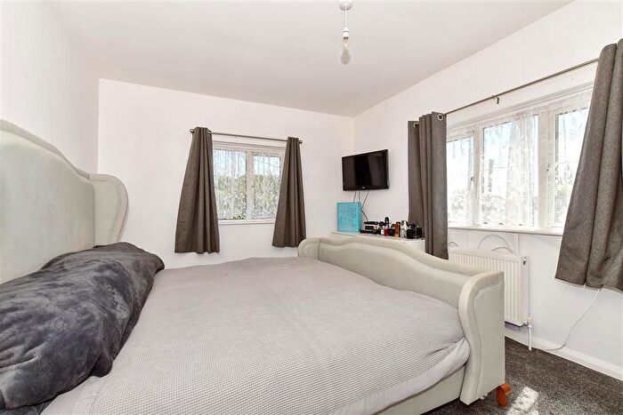 2 Bedroom Cottage For Sale In Ridgeway Road, Herne Bay, Kent, CT6