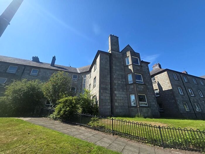 2 Bedroom Flat To Rent In Powis Crescent, First Floor, AB24