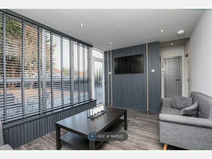 4 Bedroom Semi-Detached House To Rent In Elizabeth Fry Road, Norwich, NR2