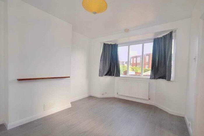 Terraced House To Rent In Fullers Way North, Kingston Upon Thames, KT6