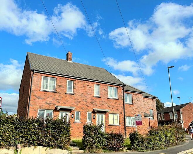 2 Bedroom End Of Terrace House To Rent In Dunsley Place, London Road, Tring, HP23