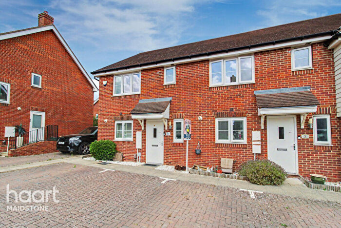 3 Bedroom Semi Detached House To Rent In Longsole Way, Maidstone, ME16
