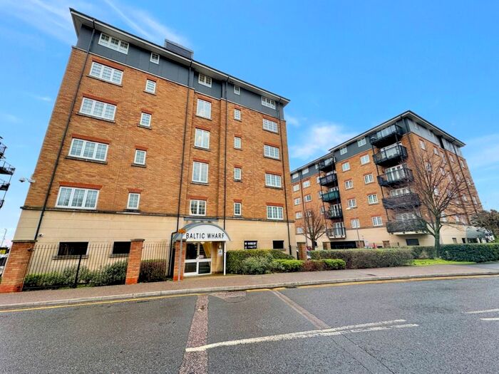 2 Bedroom Flat To Rent In Baltic Wharf, Clifton Marine Parade, Gravesend, Kent, DA11