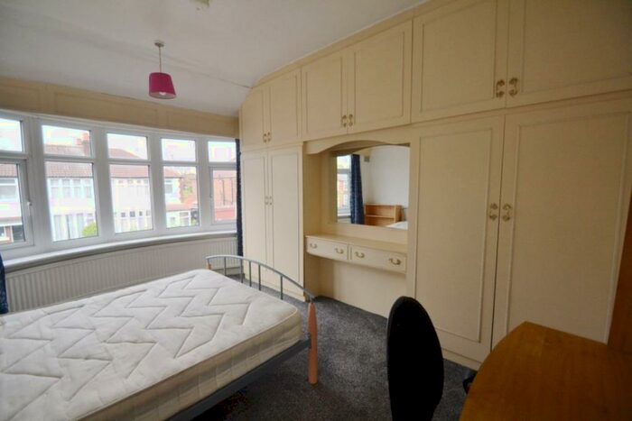 4 Bedroom Property To Rent In Victoria Road, Manchester, M14