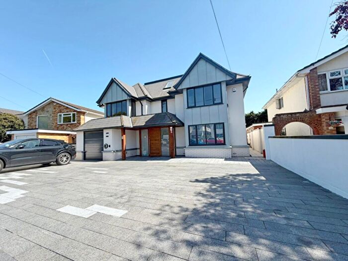 5 Bedroom Detached House For Sale In Shipwrights Drive, Thundersley, Essex, SS7