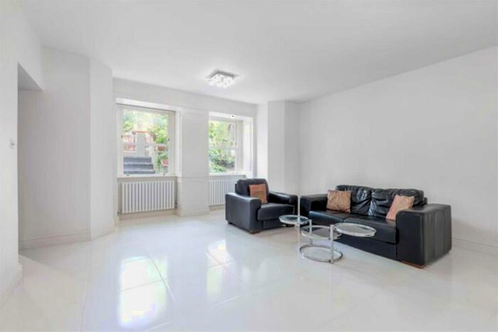 2 Bedroom Flat To Rent In Fitzjohns Avenue, Hampstead, NW3