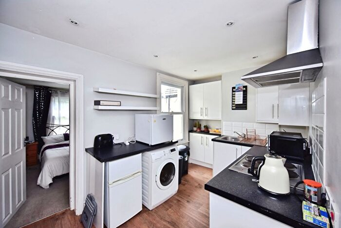 1 Bedroom Flat For Sale In Milton Street, Maidstone, Kent, ME16