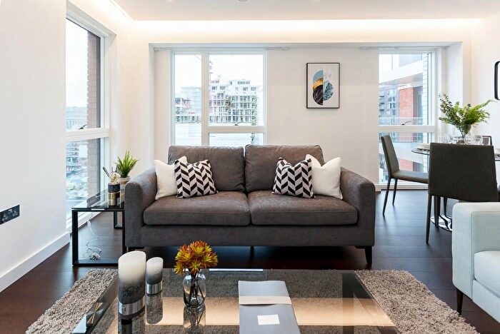 2 Bedroom Apartment To Rent In Malthouse Road, London, SW11
