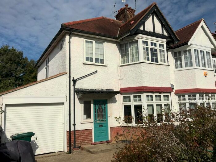 1 Bedroom Maisonette To Rent In Strathmore Gardens, Finchley, N3