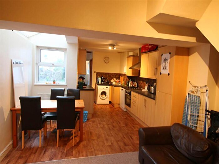 5 Bedroom House To Rent In Donald Street, Roath, CF24