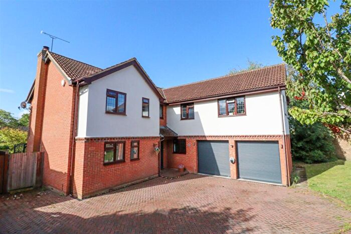 5 Bedroom Detached House For Sale In Browning Road, Church Crookham, GU52