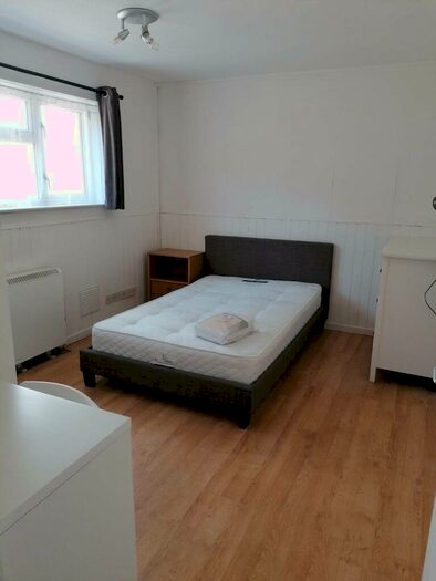 3 Bedroom Flat To Rent In Titania Close, Colchester, Essex, CO4