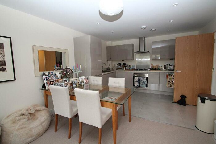 2 Bedroom Apartment To Rent In Walk Of Station, High Wycombe, HP13