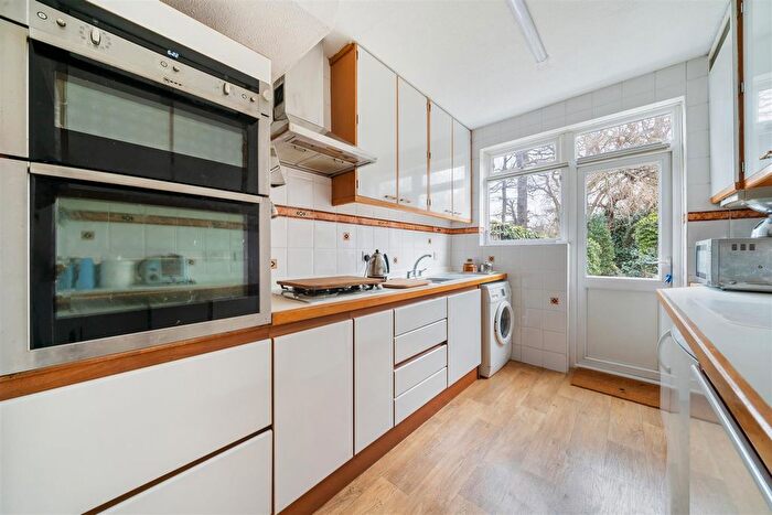 3 Bedroom End Of Terrace House For Sale In Cherrywood Lane, Morden, SM4