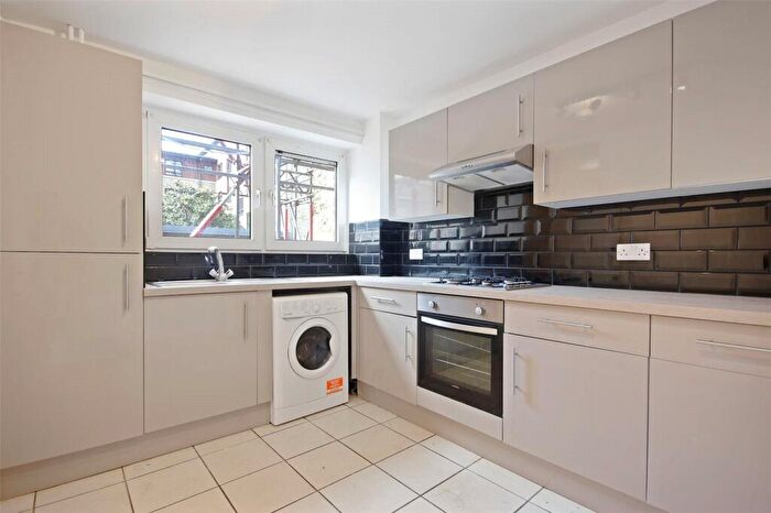 3 Bedroom Apartment To Rent In Eric Street, London, E3