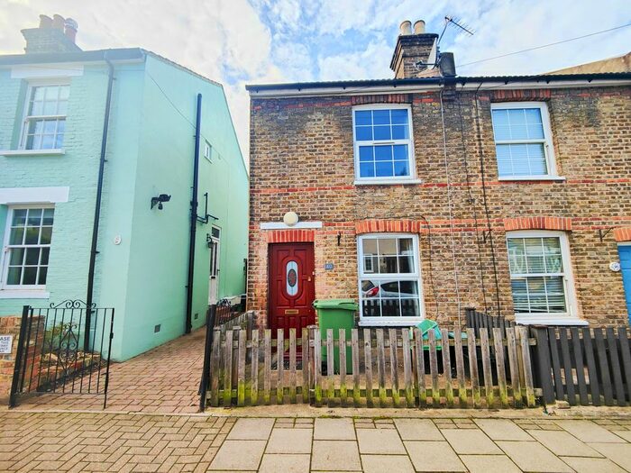 2 Bedroom End Of Terrace House To Rent In Recreation Road, Bromley, BR2