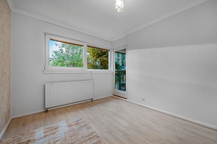 2 Bedroom Flat To Rent In Christian Court, Rotherhithe Street, SE16