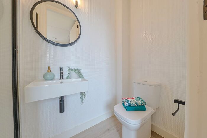 1 Bedroom Studio To Rent In George Street, Luton, LU1