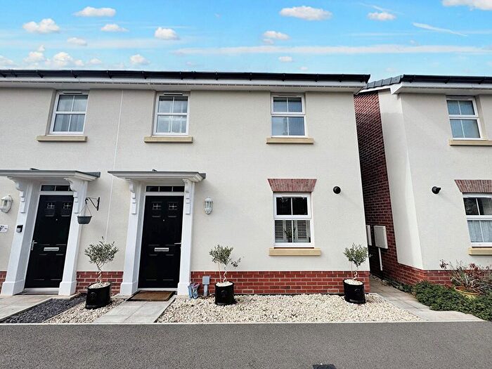 3 Bedroom Semi-Detached House For Sale In Moore Drive, Tiverton, EX16