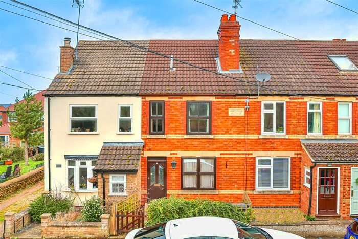 2 Bedroom Terraced House For Sale In Brooks Road, Raunds, Wellingborough, NN9