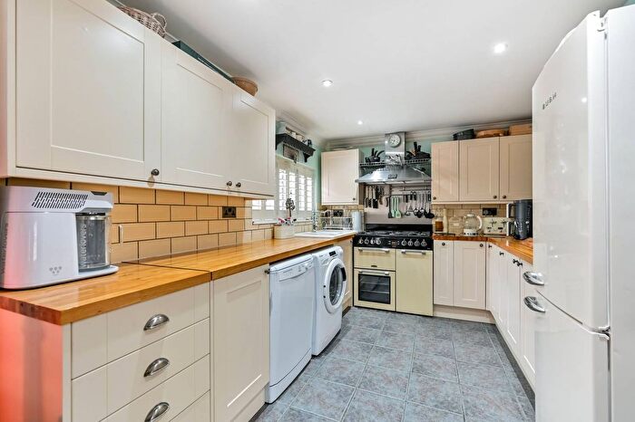 2 Bedroom Cottage For Sale In Albany Park, Colnbrook With Poyle, Slough, SL3