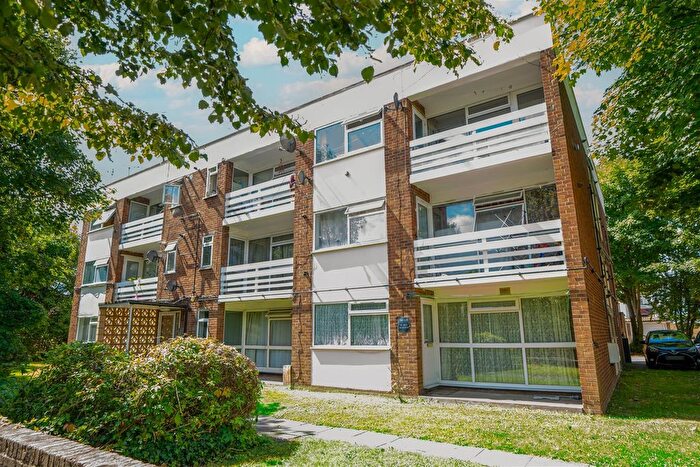 2 Bedroom Flat For Sale In Heston Road, Hounslow, TW5