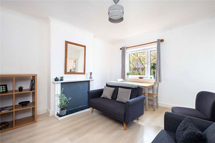 2 Bedroom Flat To Rent In Stothard House, Amiel Street, London, E1