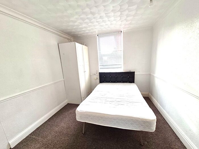 2 Bedroom Flat To Rent In Goresbrook Road, Dagenham, RM9