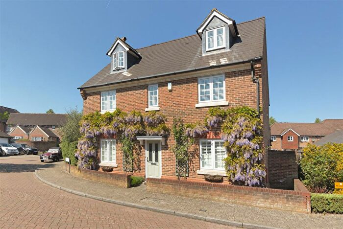 5 Bedroom Detached House For Sale In Francis Lane, Kings Hill, ME19