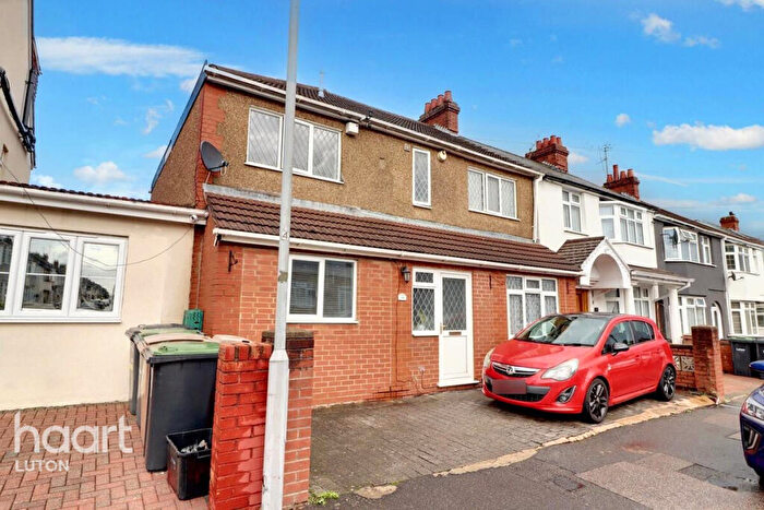 5 Bedroom Semi-Detached House For Sale In Maryport Road, Luton, LU4