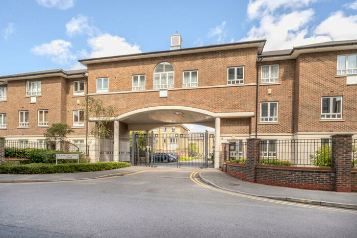 2 Bedroom Apartment To Rent In Canbury Gardens, Kingston Upon Thames, KT2