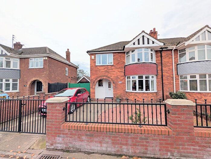 3 Bedroom Semi Detached House For Sale In Grimsby Road, Cleethorpes, DN35