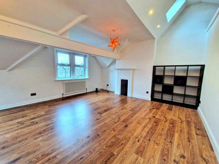 2 Bedroom Apartment To Rent In Street Lane, Roundhay, Leeds, LS8