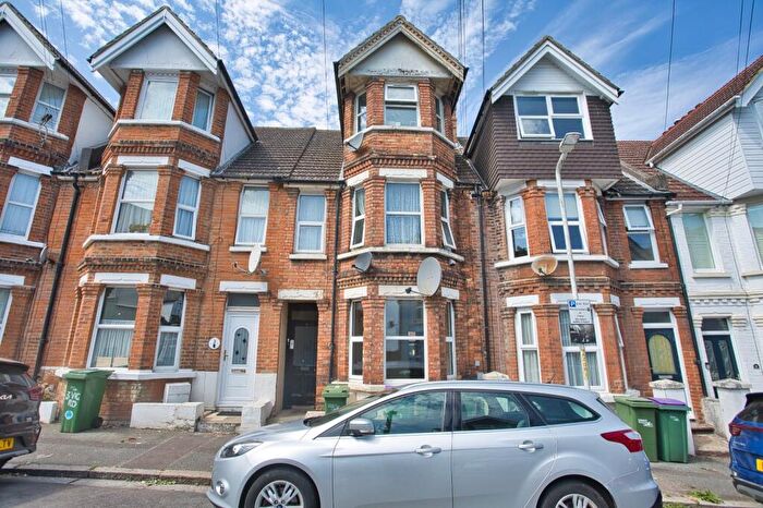 1 Bedroom Flat For Sale In Victoria Road, Folkestone, Kent, CT19
