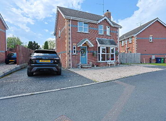 3 Bedroom Detached House For Sale In Swallow Field, Craigavon, BT62