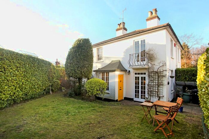 2 Bedroom Detached House To Rent In Austen Road, Guildford, GU1