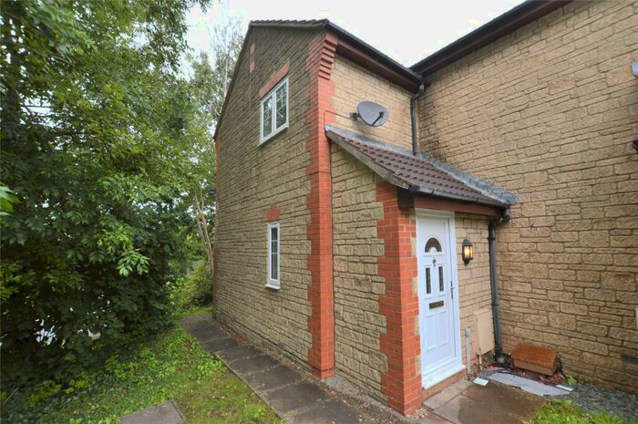 3 Bedroom Semi-Detached House To Rent In Fern Close, Midsomer Norton, Radstock, Somerset, BA3