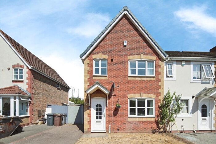 3 Bedroom Semi Detached House For Sale In Radlow Crescent, Birmingham, West Midlands, B37