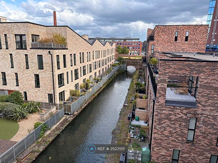 2 Bedroom Flat To Rent In Lockgate Mews, Manchester, M4