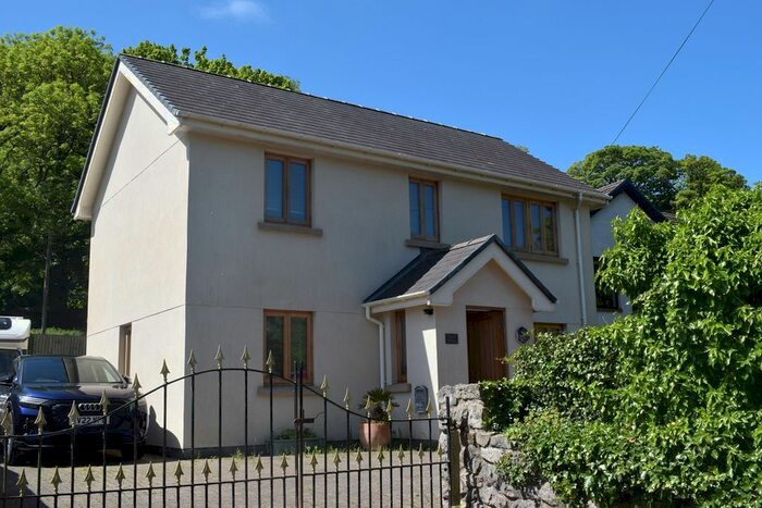 3 Bedroom Detached House For Sale In Oxwich, Swansea, SA3