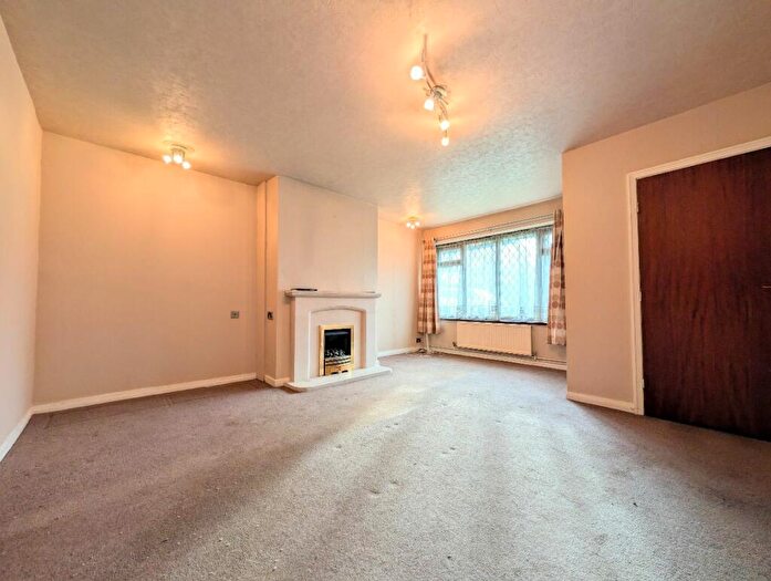 3 Bedroom Bungalow For Sale In Lichfield Close, Farnworth, Bolton, BL4